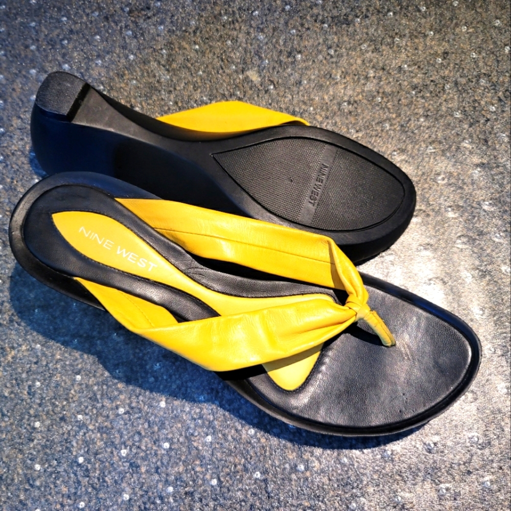 Nine West yellow/black shoes (size 10)